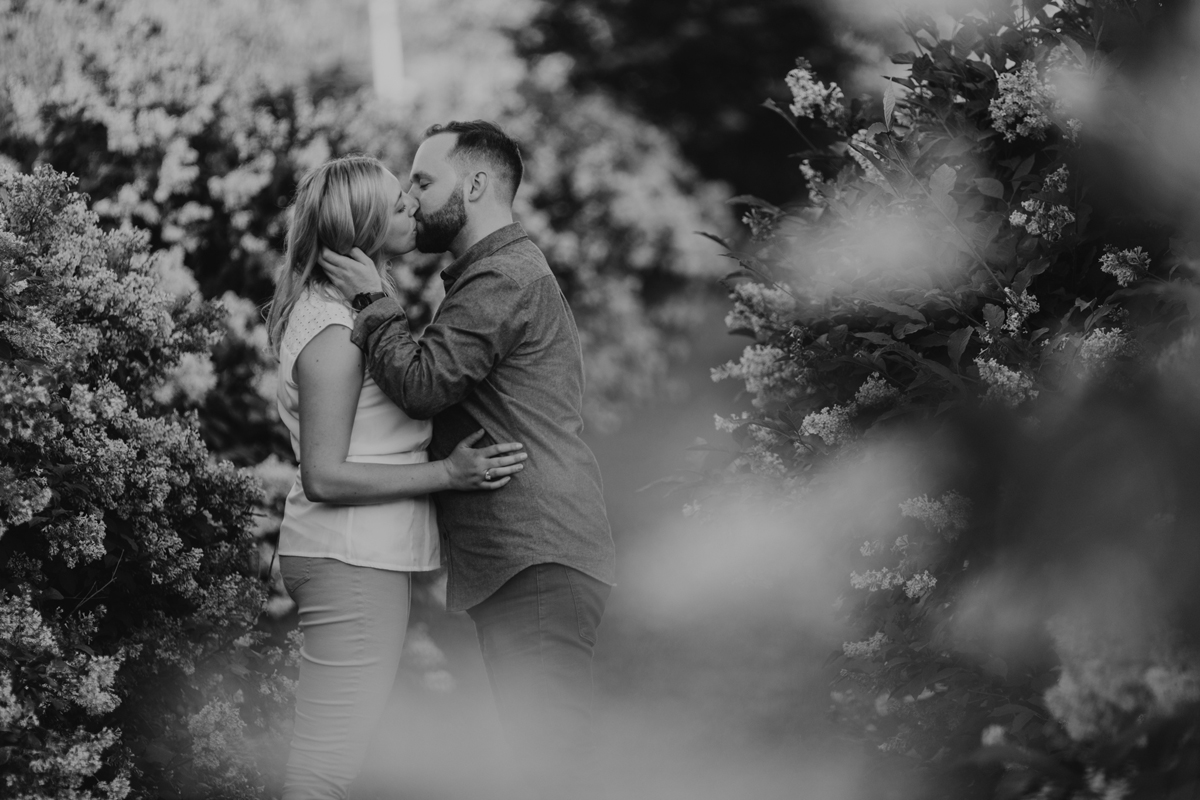 4 Spring Engagement Photos In Ottawa At The Experimental Farm And Arboretum (1)