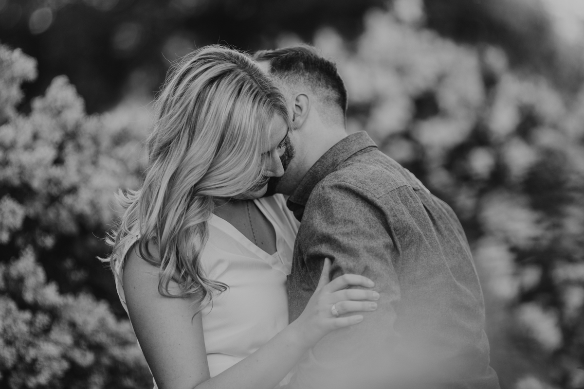 4 Spring Engagement Photos In Ottawa At The Experimental Farm And Arboretum (3)
