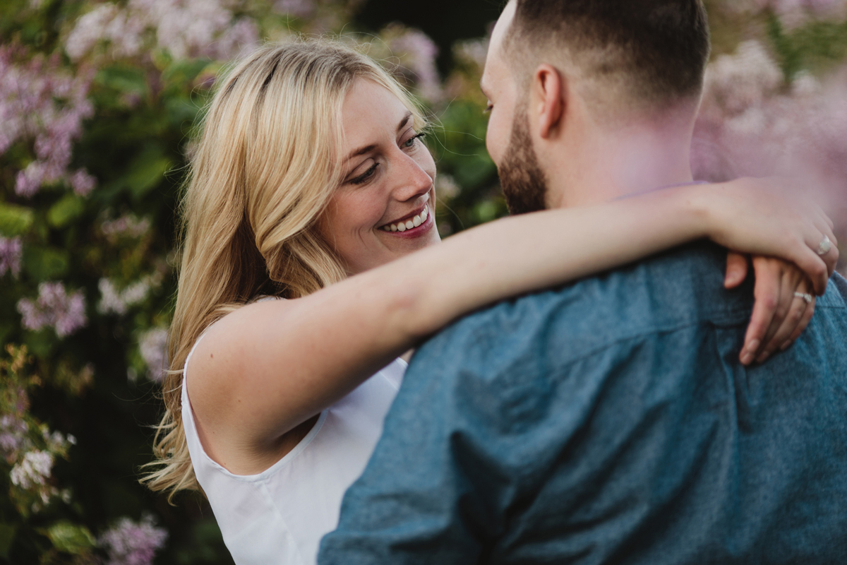 4 Spring Engagement Photos In Ottawa At The Experimental Farm And Arboretum (4)