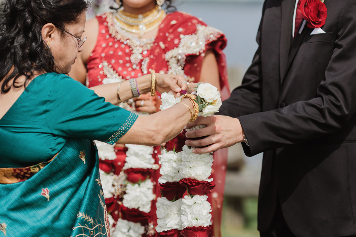 Lakeside Wedding At Calabogie Peaks (20)