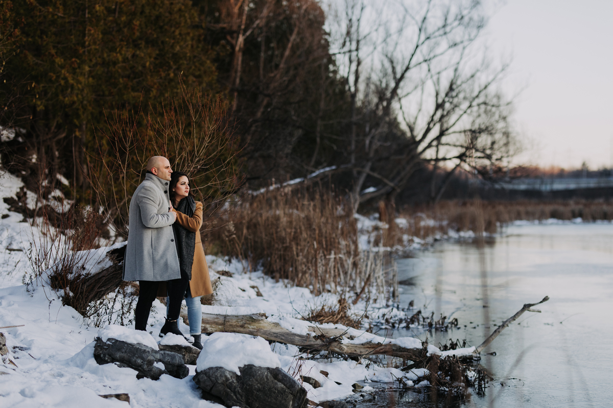 Outdoor Winter Engagement Portraits Ottawa