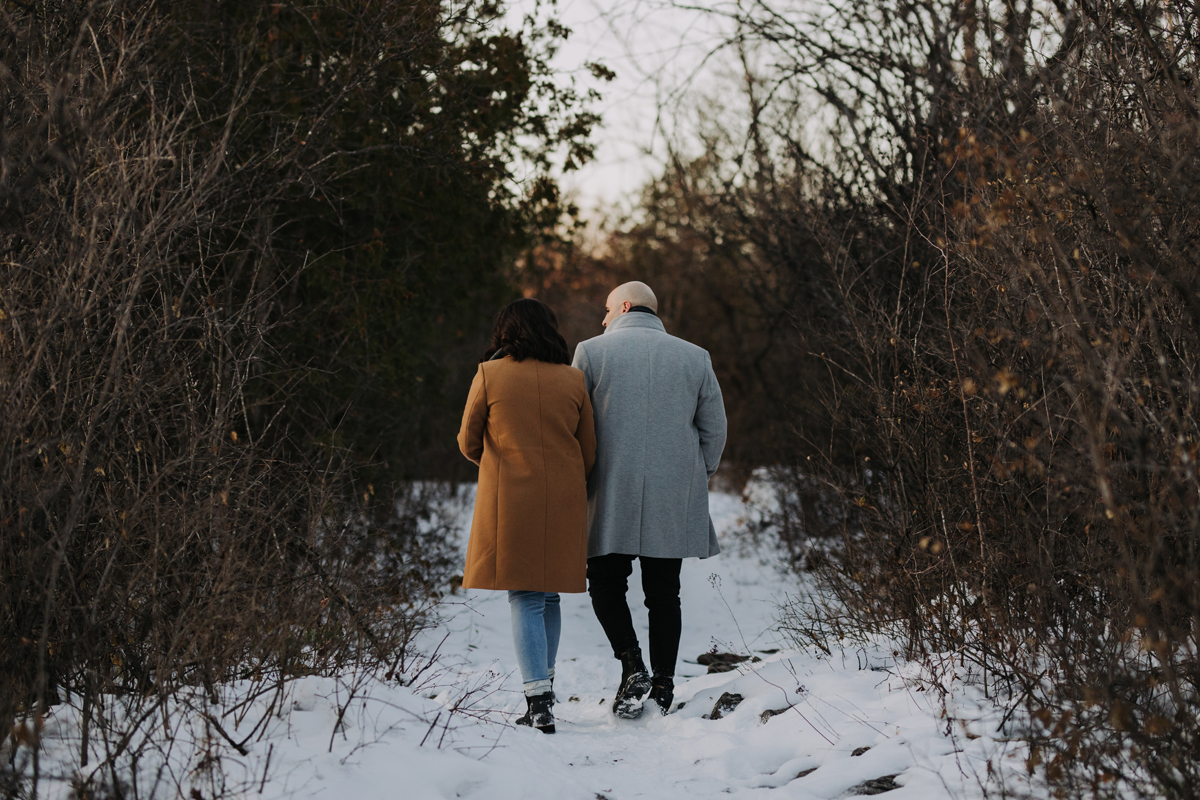 Outdoor Winter Engagement Portraits Ottawa