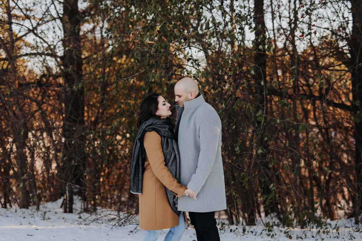 Outdoor Winter Engagement Portraits Ottawa