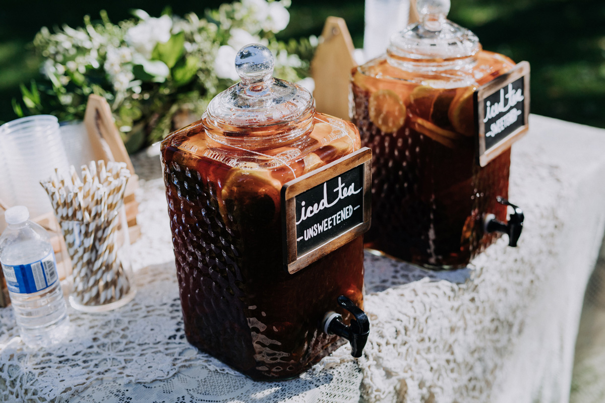 Refreshments at an outdoor wedding ceremony in Ottawa