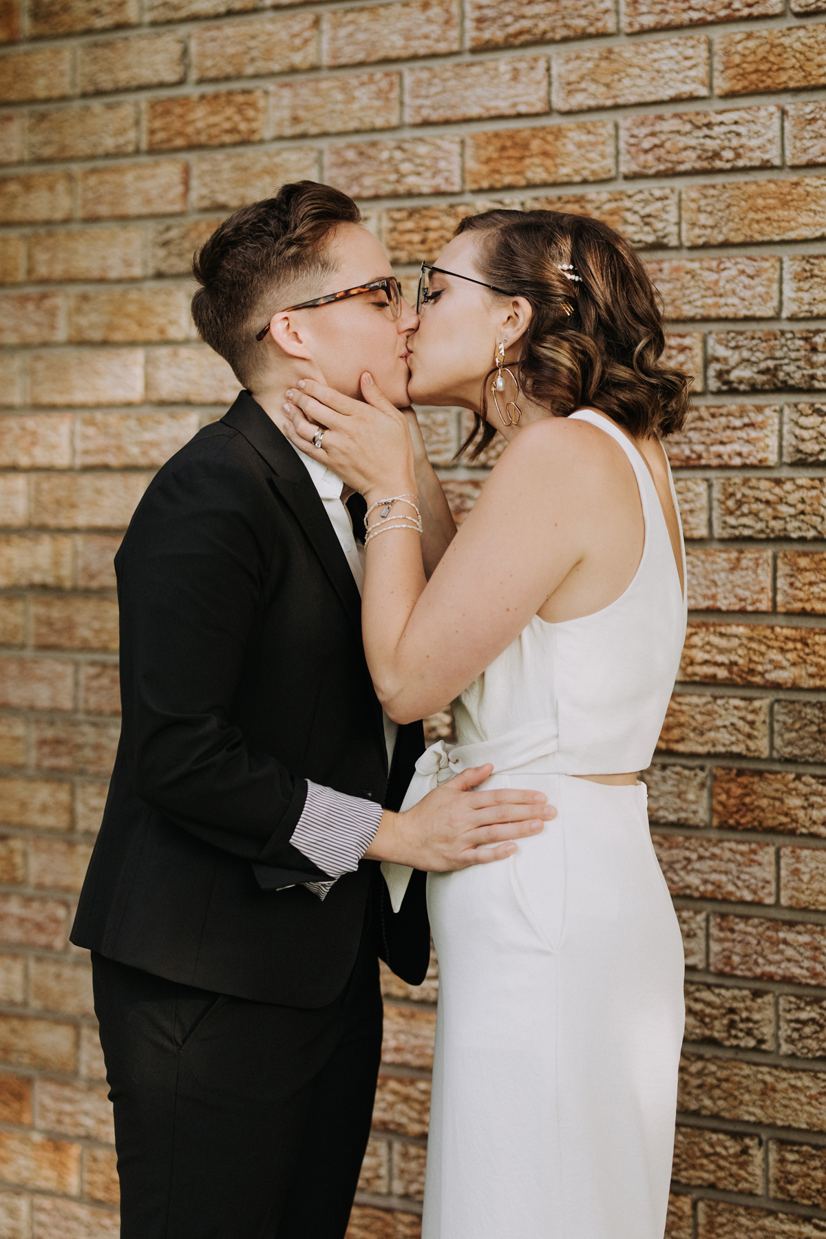 Intimate Backyard Lesbian Wedding Photography Ottawa (20)