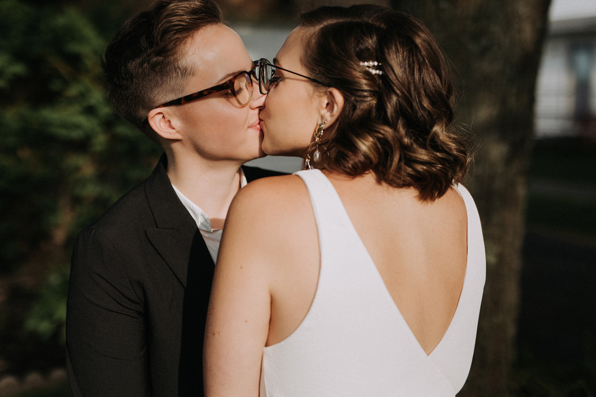 Intimate Backyard Lesbian Wedding Photography Ottawa (26)