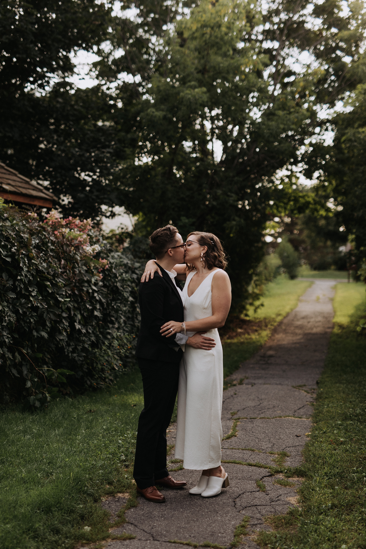 Intimate Backyard Lesbian Wedding Photography Ottawa (30)