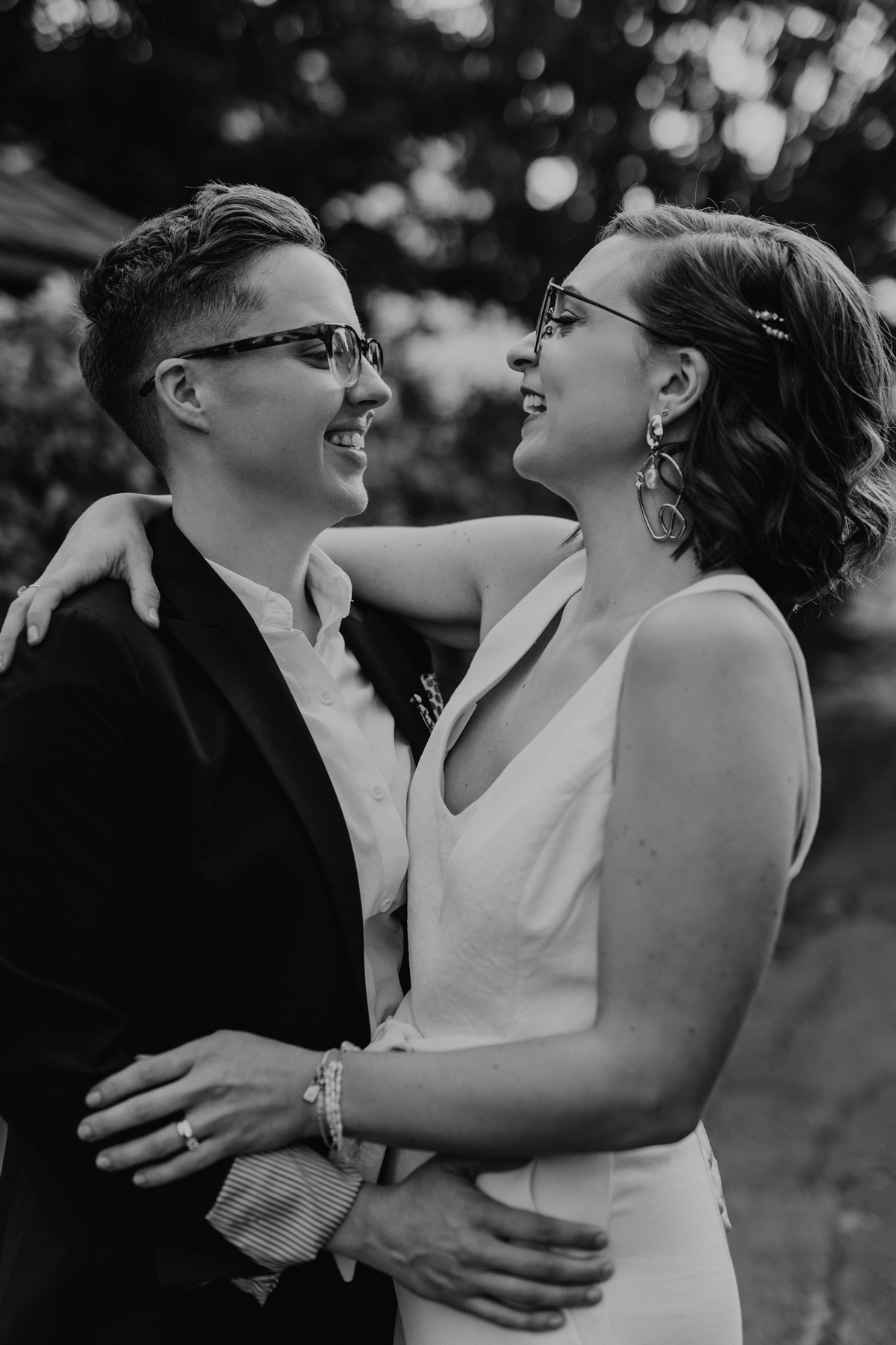 Intimate Backyard Lesbian Wedding Photography Ottawa (33)