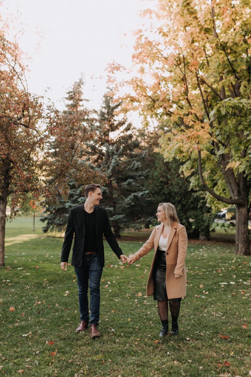 Fall Engagement Photos In The Glebe Patterson Creek Park (1)