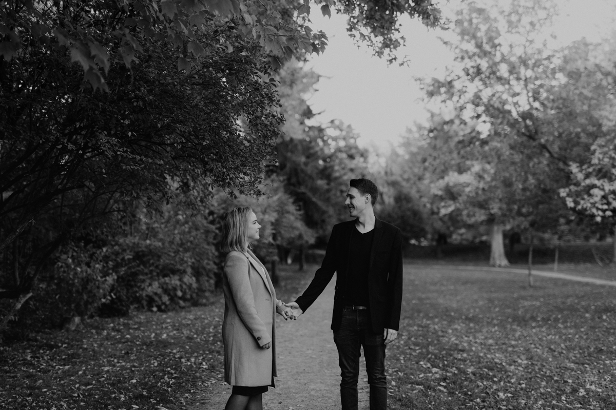 Fall Engagement Photos In The Glebe Patterson Creek Park (19)