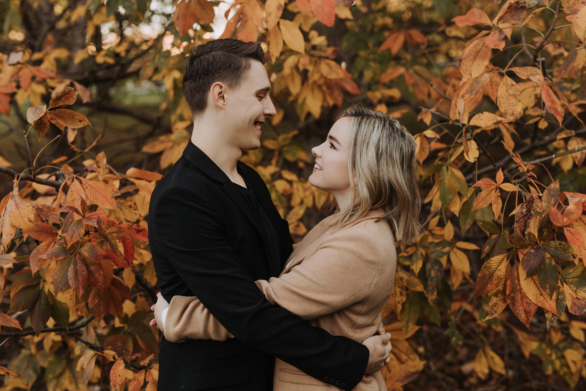 Fall Engagement Photos In The Glebe Patterson Creek Park (3)
