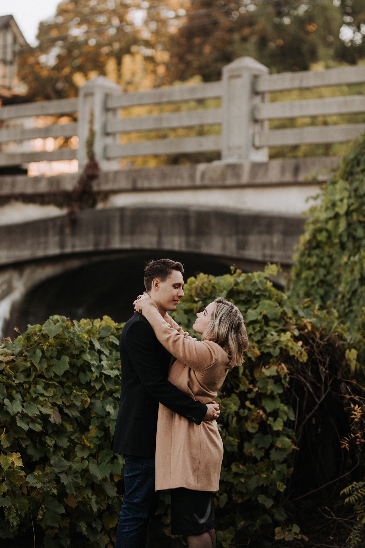 Fall Engagement Photos In The Glebe Patterson Creek Park (9)