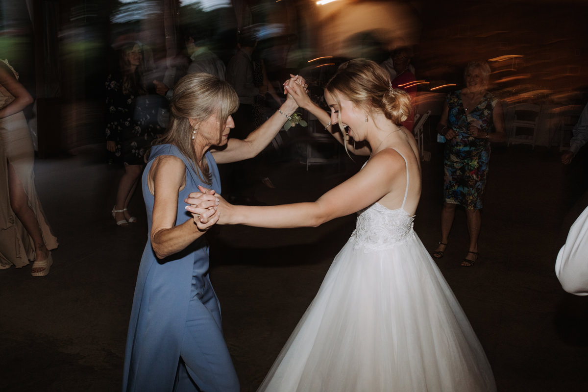 Stanley's Olde Maple Lane Farm Wedding Photography (76)