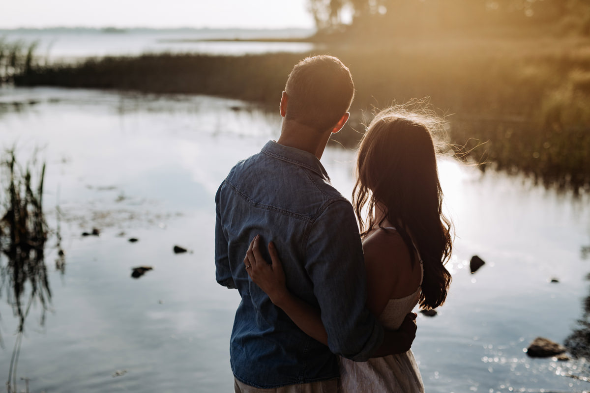 Ottawa Engagement Photos At Aylmer Beach (9)
