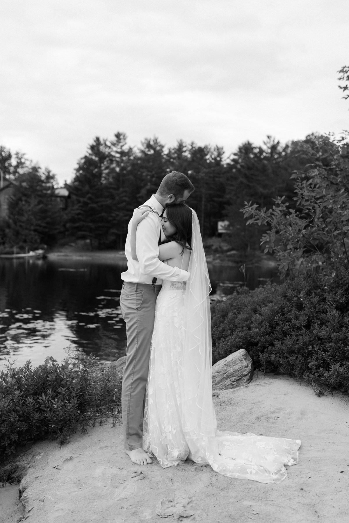 Ottawa Ontario And Quebec Cottage Wedding Photographer (158)