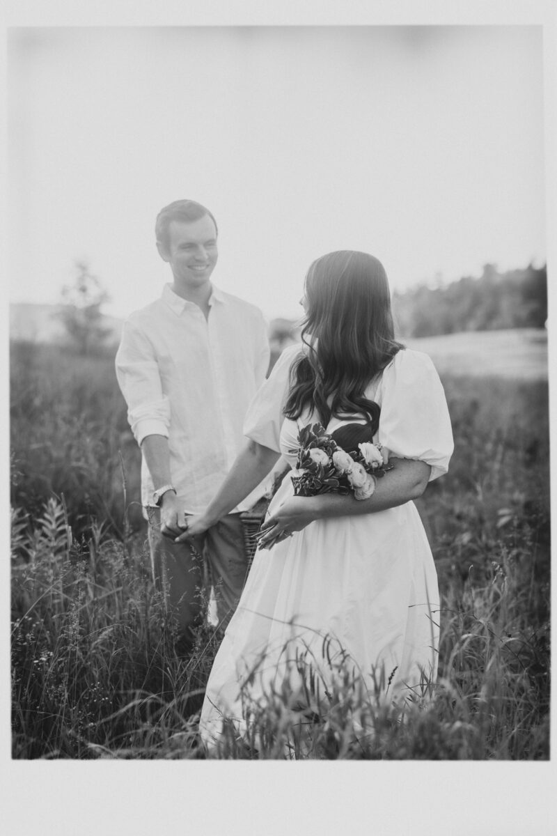 Romantic Engagement Shoot Gatineau Park Wakefield (16)