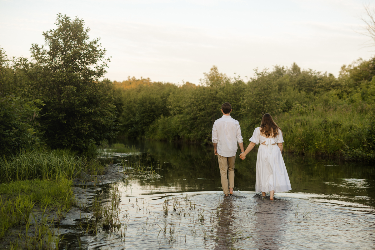 Romantic Engagement Shoot Gatineau Park Wakefield (23)