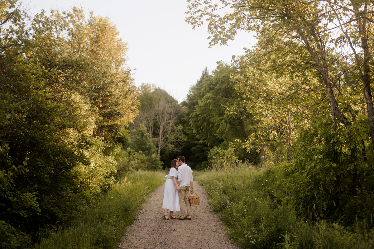Romantic Engagement Shoot Gatineau Park Wakefield (7)