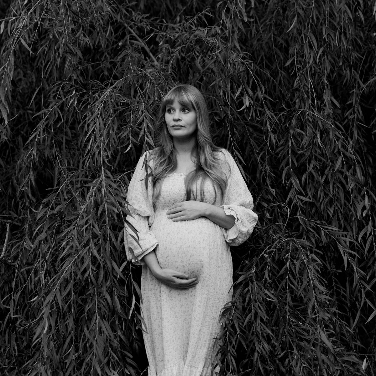 Outdoor Maternity Portraiture Ottawa (10)