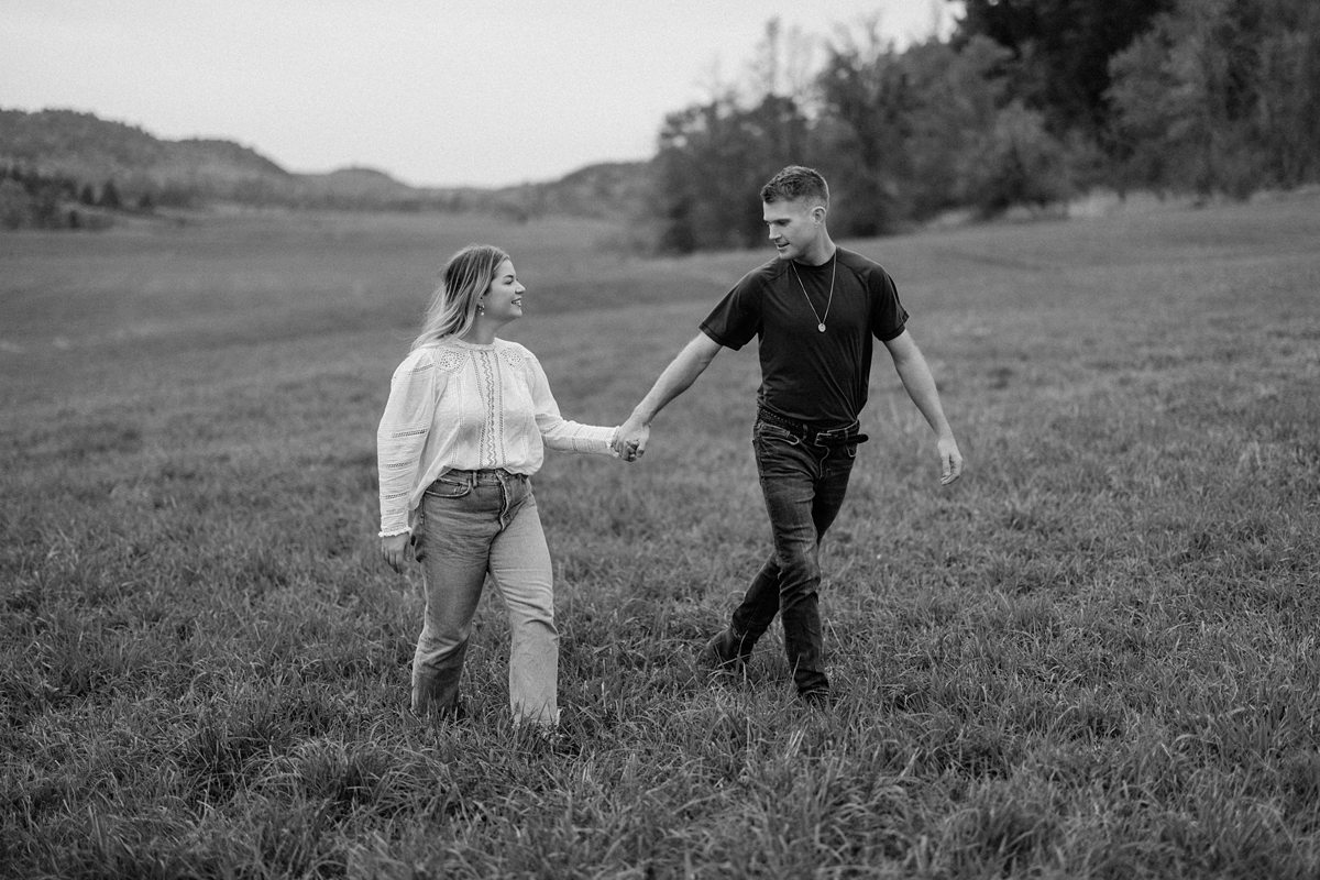 Fall Engagement Shoot Gatineau Park Wakefield (17)