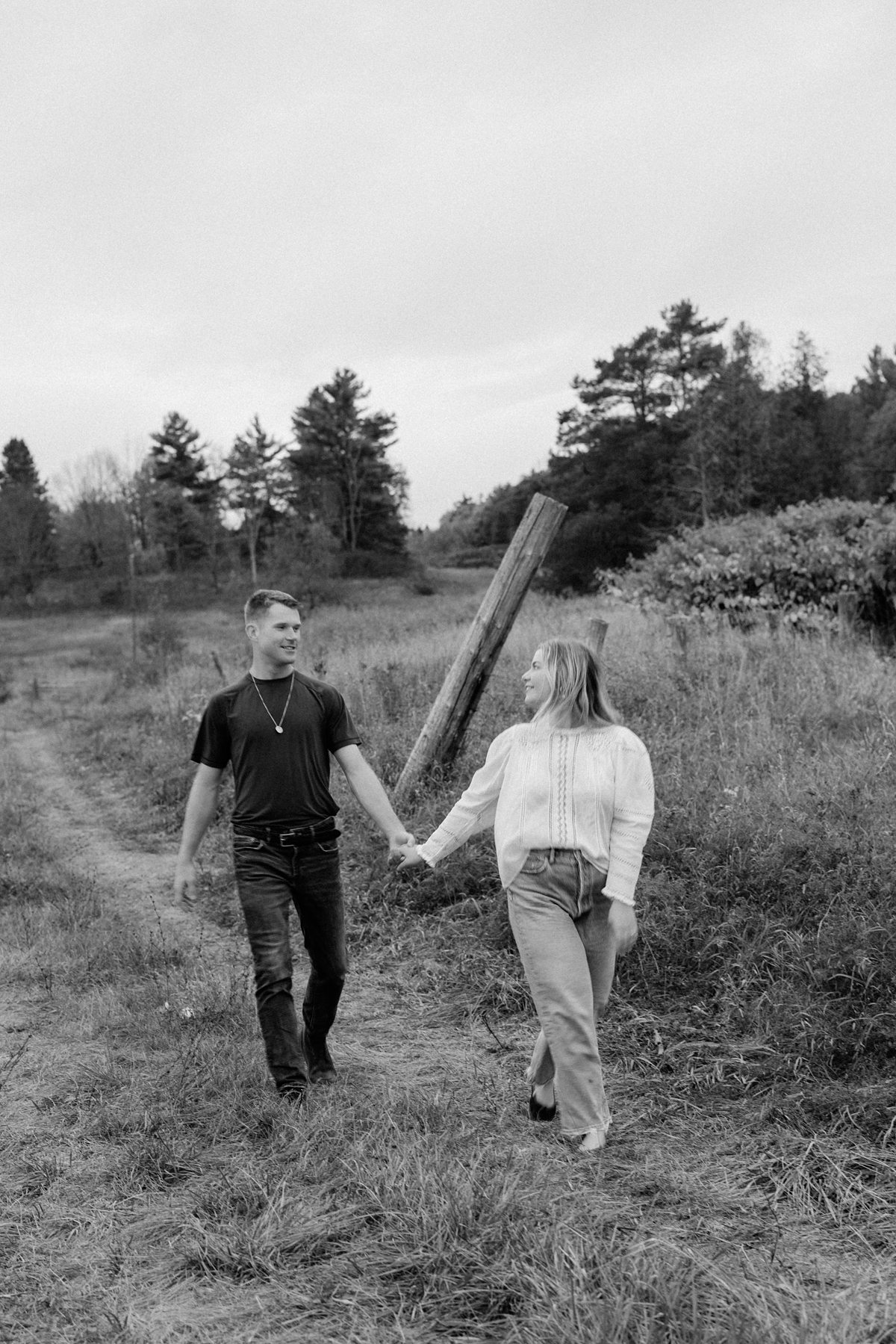 Fall Engagement Shoot Gatineau Park Wakefield (20)