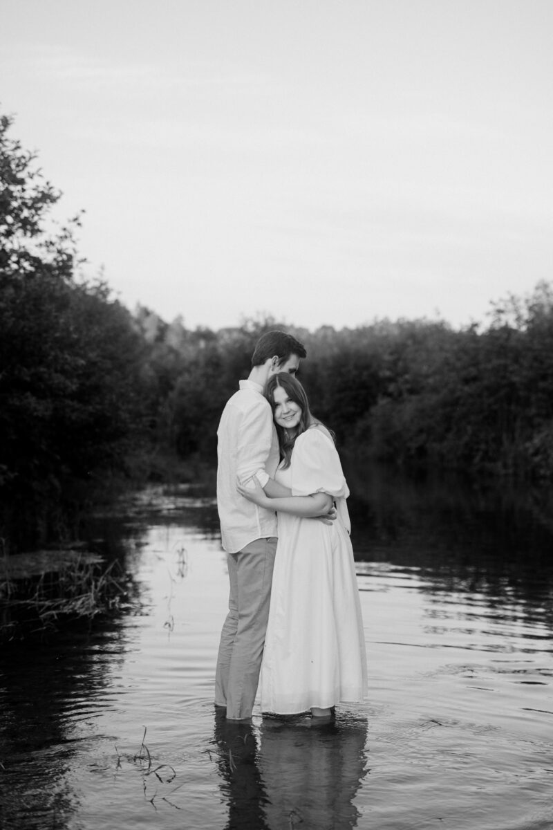 Romantic Engagement Photos In Ottawa (3)