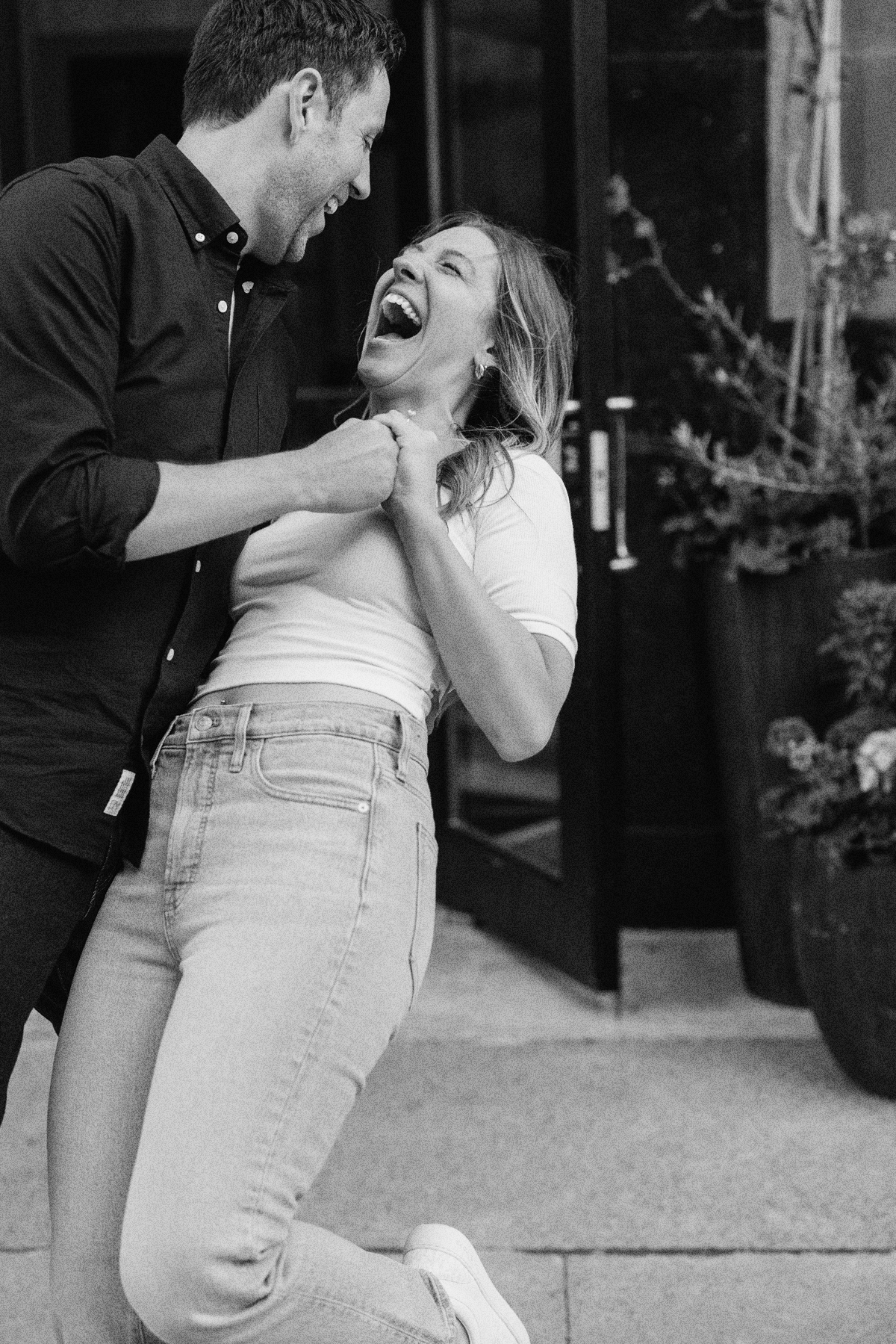 Downtown Ottawa Engagement Photos (6)