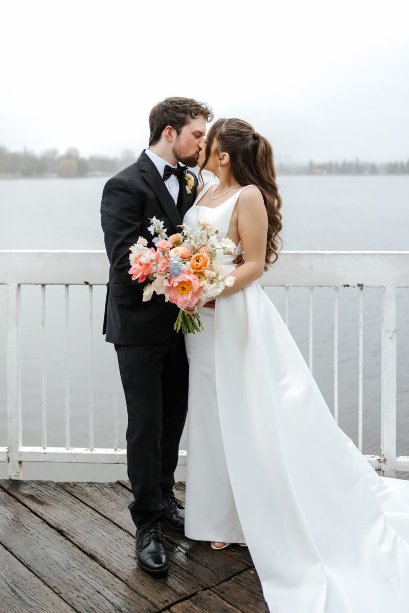 Umbrella Bar Spring Wedding 2025 (23)