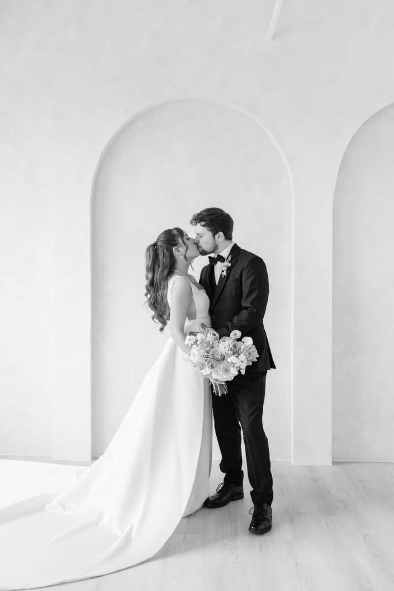 Umbrella Bar Spring Wedding 2025 (9)